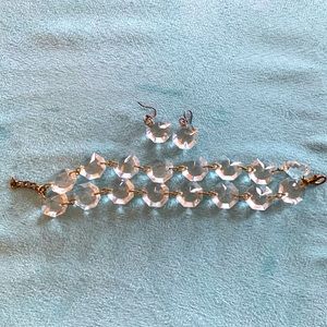 Crystal like earrrings and bracelet beautiful set!